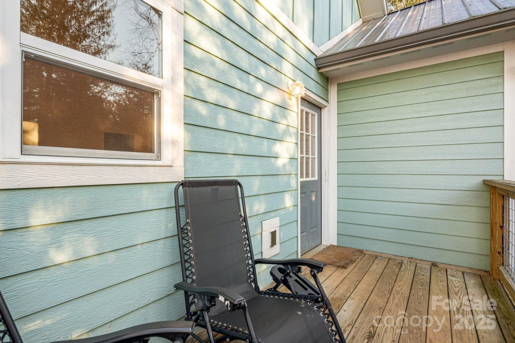 335 Rosscraggon Rd Arden, NC 28704