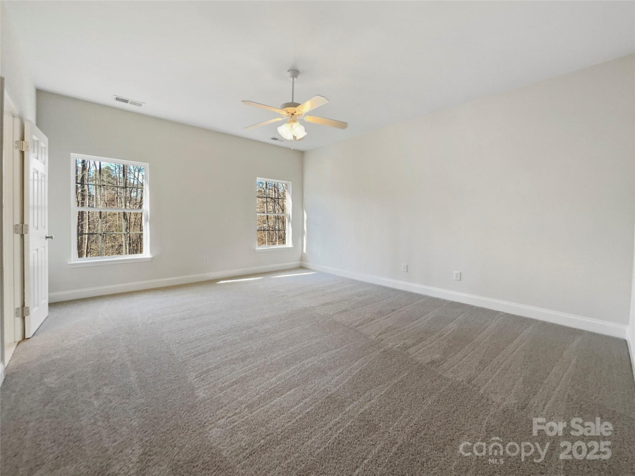 9153 Leah Meadow Ln Charlotte, NC 28227