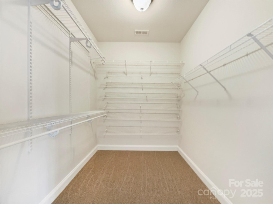 9153 Leah Meadow Ln Charlotte, NC 28227