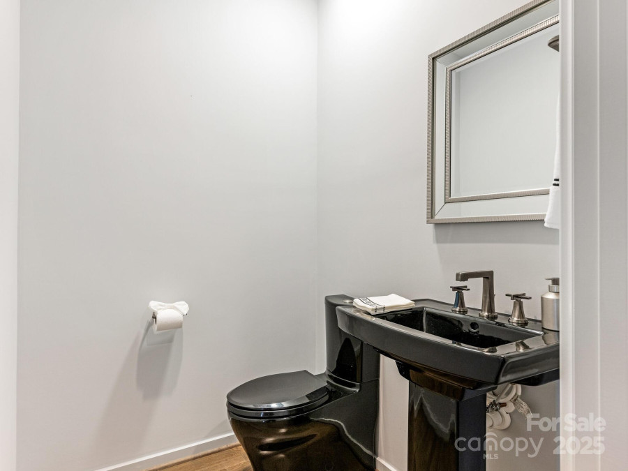 1333 Queens Rd Charlotte, NC 28207