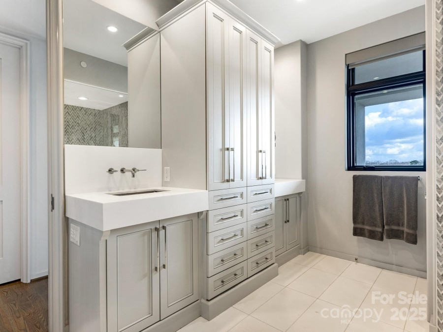 1333 Queens Rd Charlotte, NC 28207