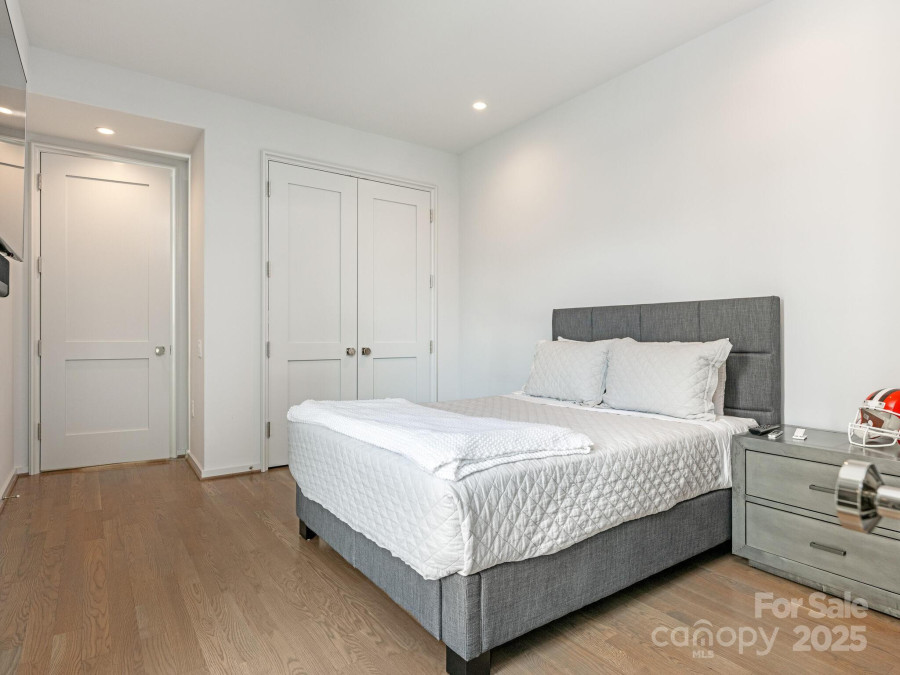 1333 Queens Rd Charlotte, NC 28207