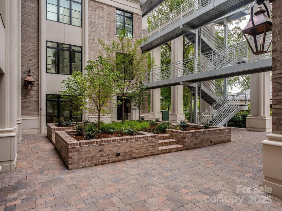 1333 Queens Rd Charlotte, NC 28207