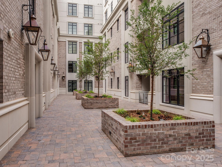 1333 Queens Rd Charlotte, NC 28207