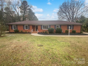 4616 Whispering Oaks Dr Charlotte, NC 28213