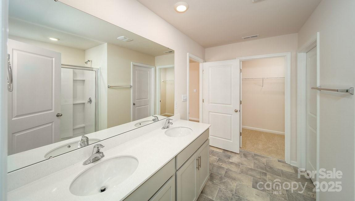 256 Shorthorn Rd Fletcher, NC 28732