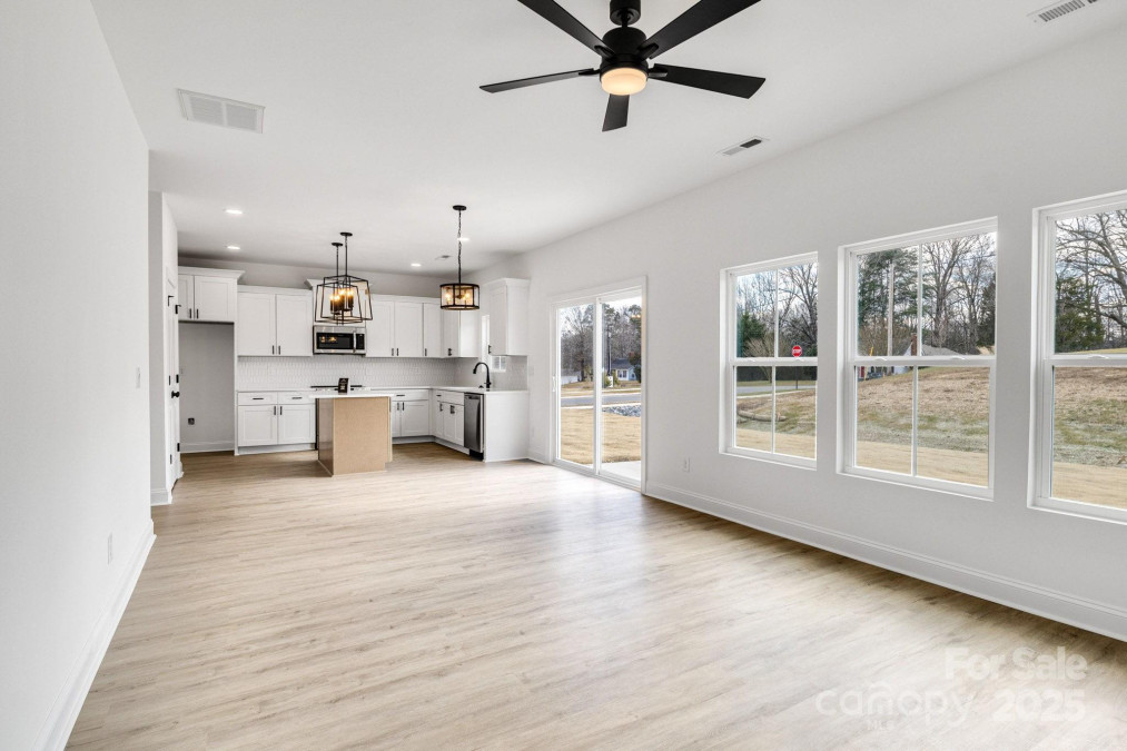 3070 Swallowtail Ln Kannapolis, NC 28027