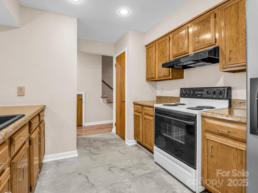 60 Vista View Ct Etowah, NC 28729