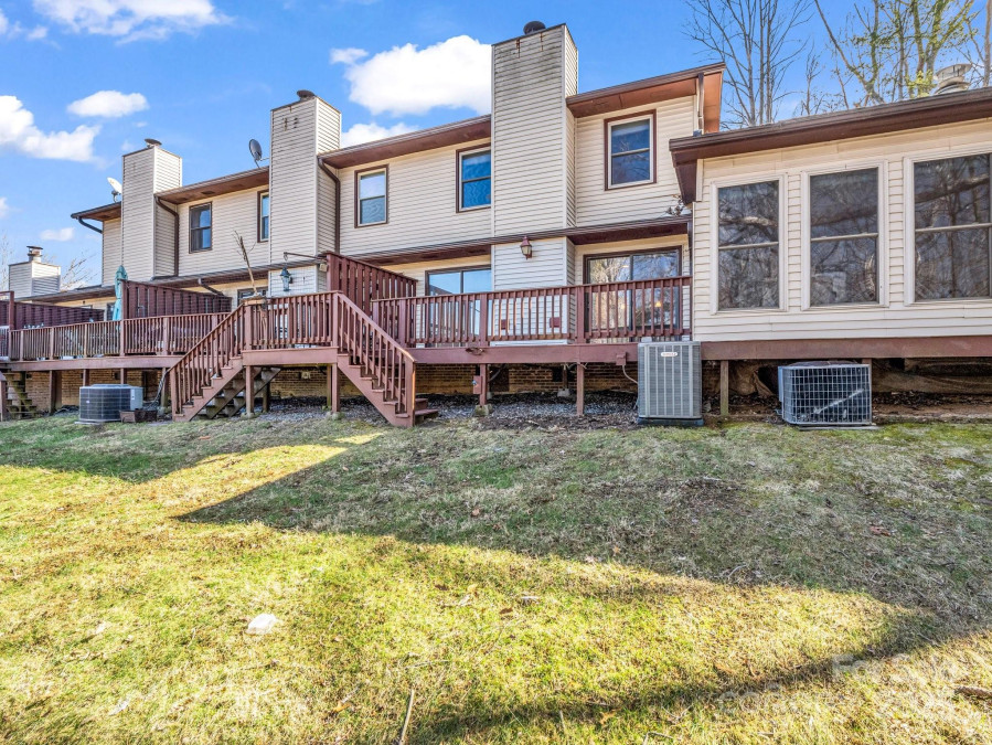 60 Vista View Ct Etowah, NC 28729