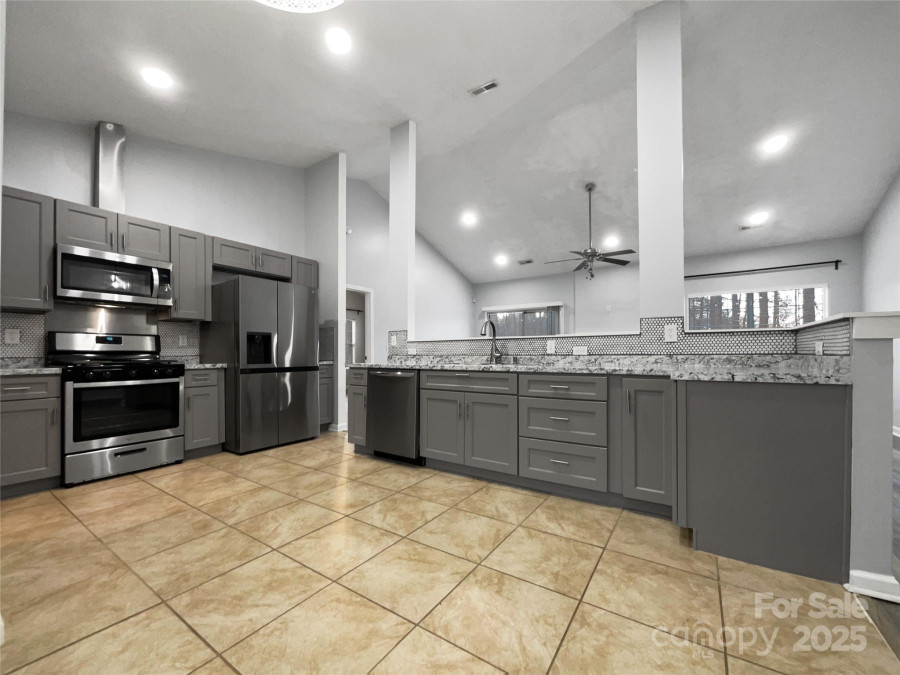 7129 Spandril Ln Charlotte, NC 28215