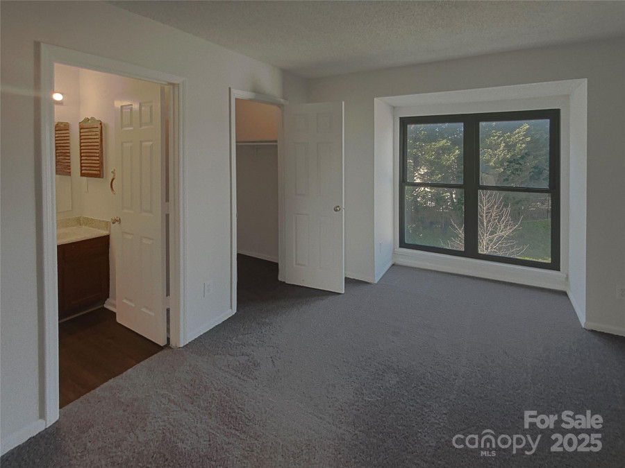 10945 Carmel Crossing Rd Charlotte, NC 28226