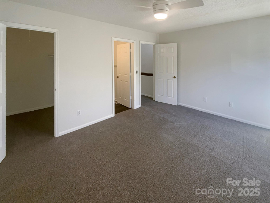 10945 Carmel Crossing Rd Charlotte, NC 28226