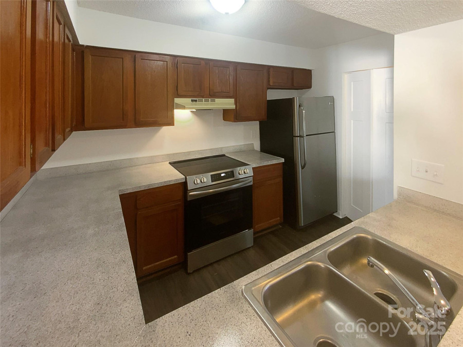 10945 Carmel Crossing Rd Charlotte, NC 28226