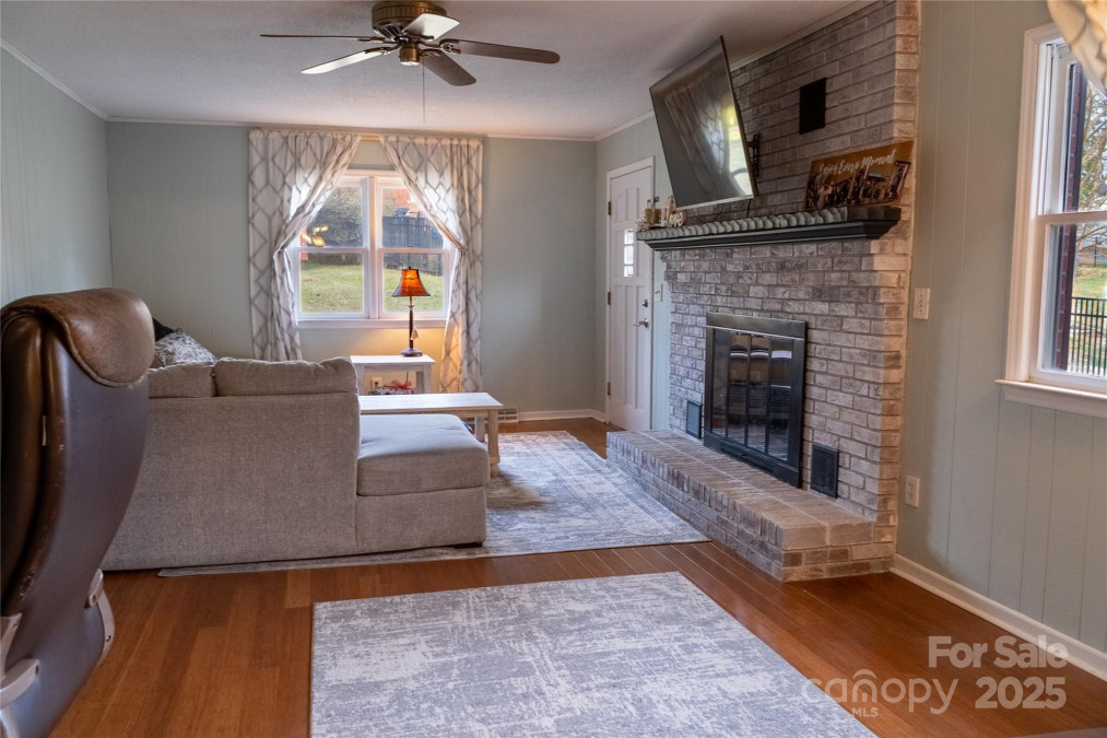 171 Broad St Marion, NC 28752