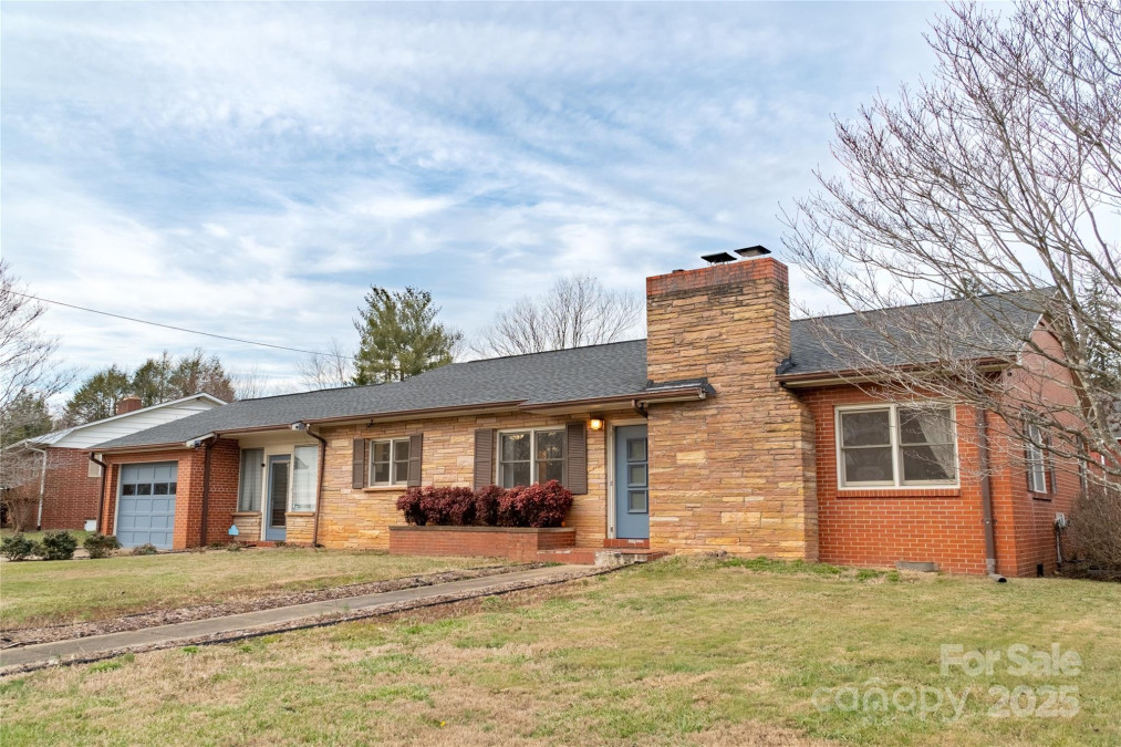 171 Broad St Marion, NC 28752