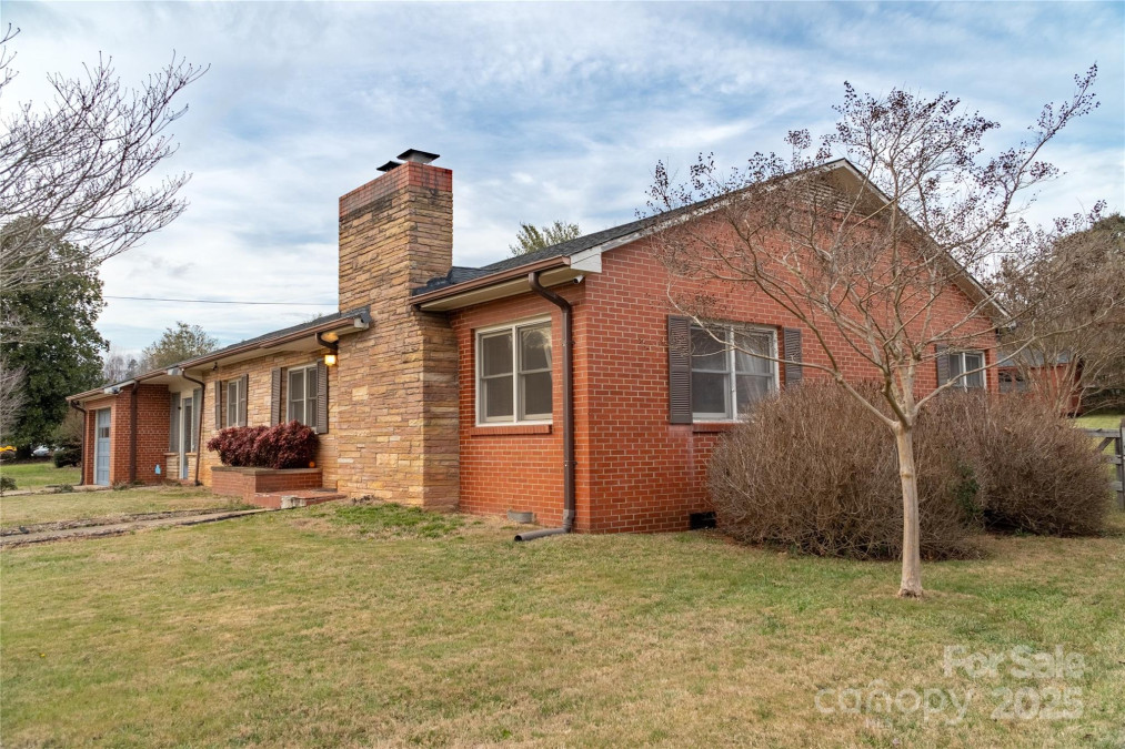 171 Broad St Marion, NC 28752