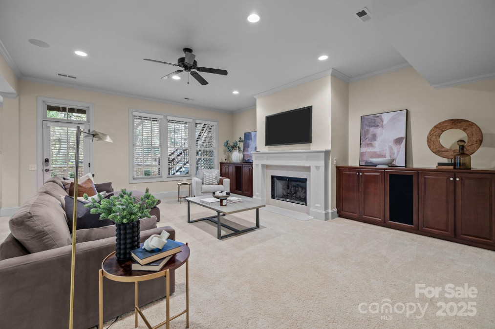 8928 Heydon Hall Cir Charlotte, NC 28210