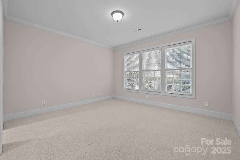 8928 Heydon Hall Cir Charlotte, NC 28210