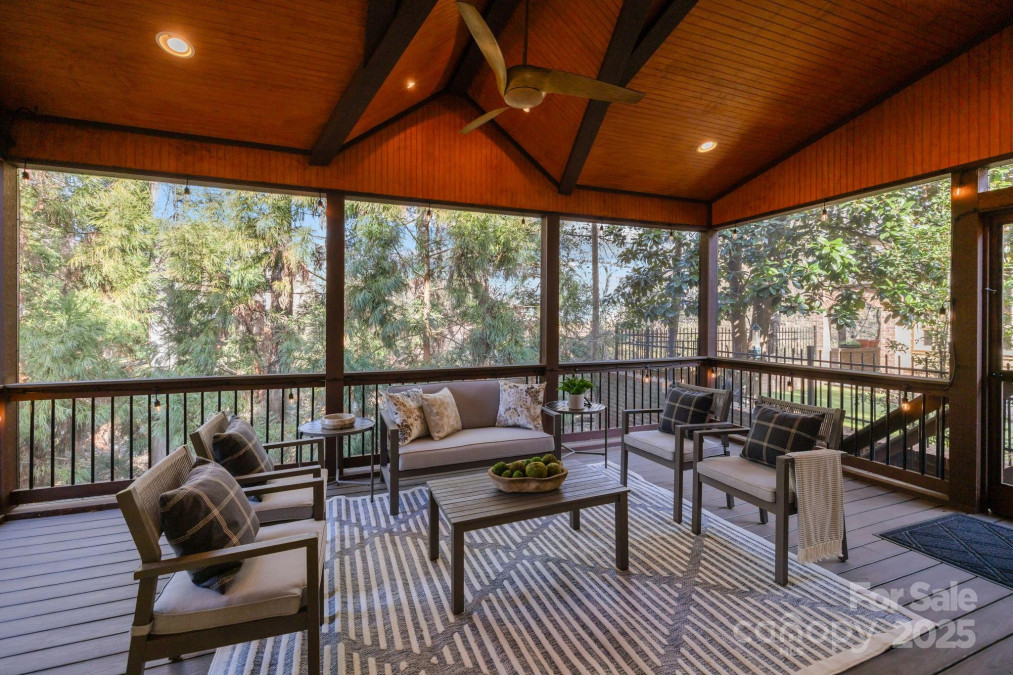 8928 Heydon Hall Cir Charlotte, NC 28210