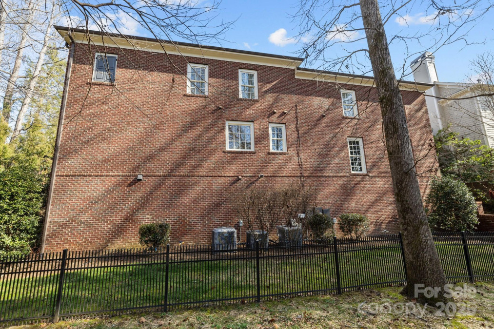 8928 Heydon Hall Cir Charlotte, NC 28210