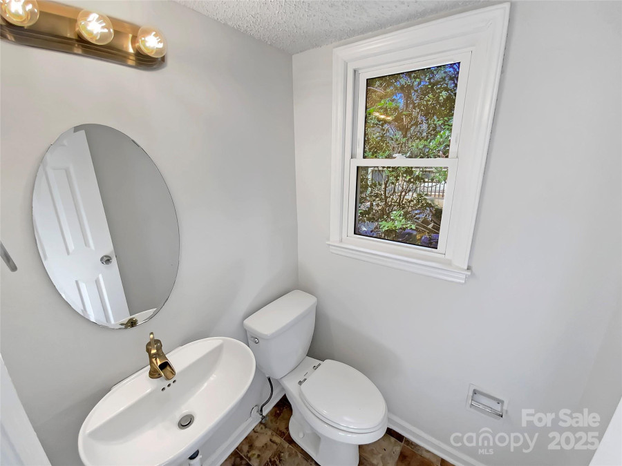 7401 Limerick Dr Charlotte, NC 28270