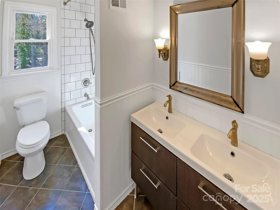 7401 Limerick Dr Charlotte, NC 28270