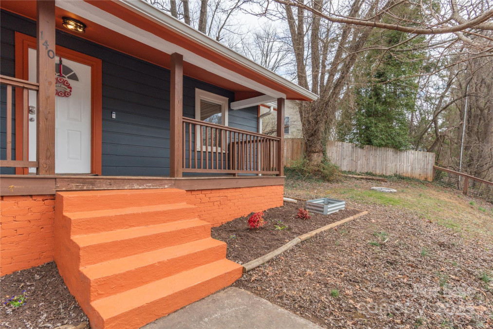 140 State St Asheville, NC 28806
