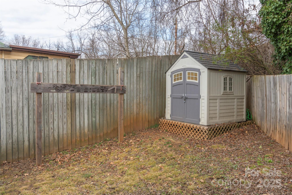 140 State St Asheville, NC 28806