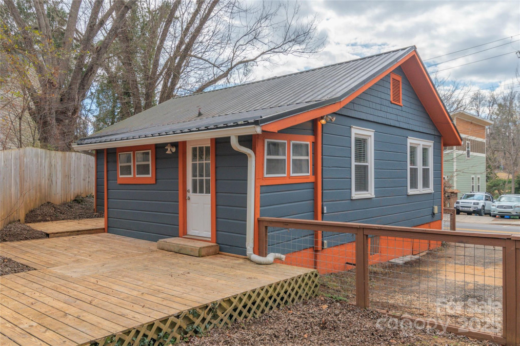 140 State St Asheville, NC 28806
