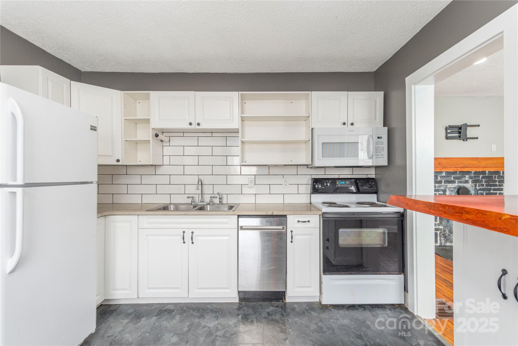 140 State St Asheville, NC 28806
