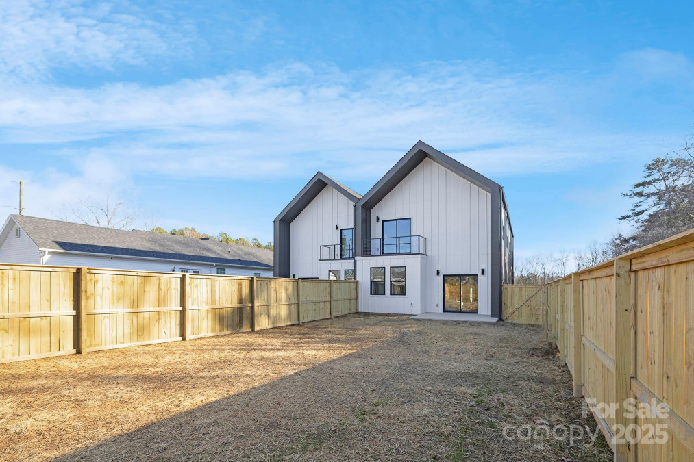 3312 Polk And White Rd Charlotte, NC 28269