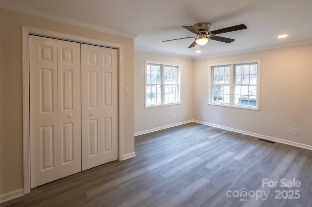 833 Chestnut St Stanley, NC 28164