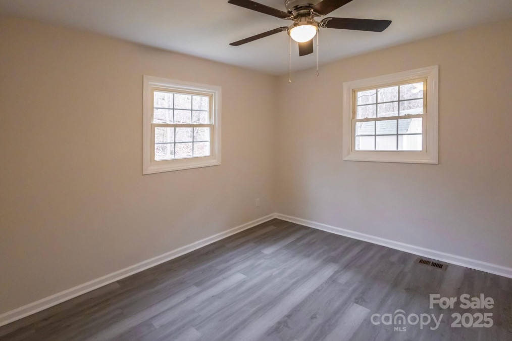 833 Chestnut St Stanley, NC 28164