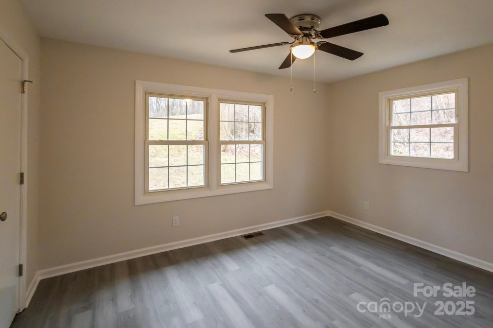 833 Chestnut St Stanley, NC 28164