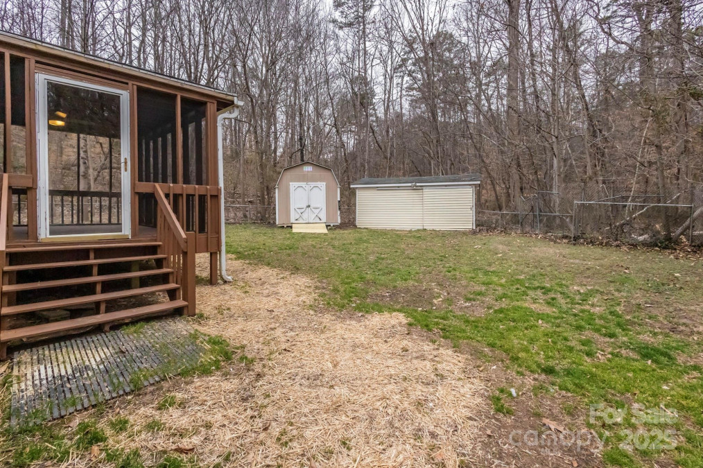 833 Chestnut St Stanley, NC 28164