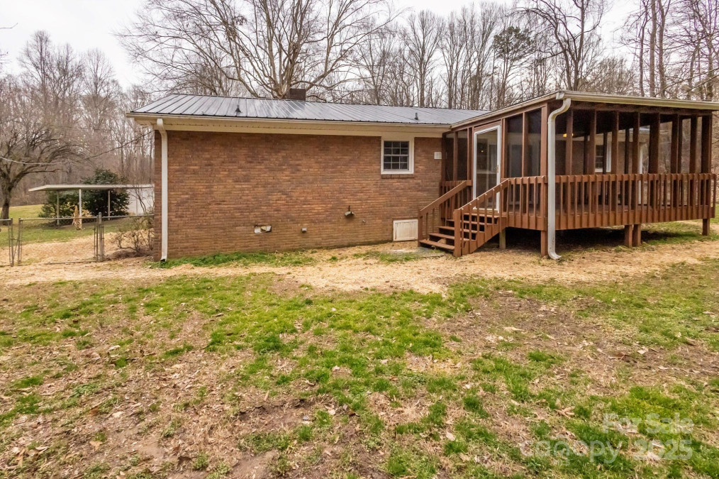 833 Chestnut St Stanley, NC 28164