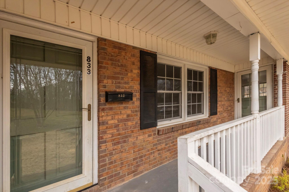 833 Chestnut St Stanley, NC 28164