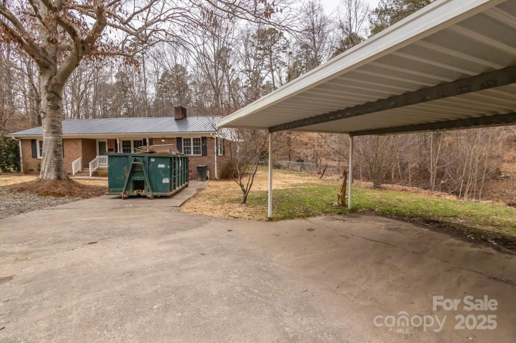833 Chestnut St Stanley, NC 28164