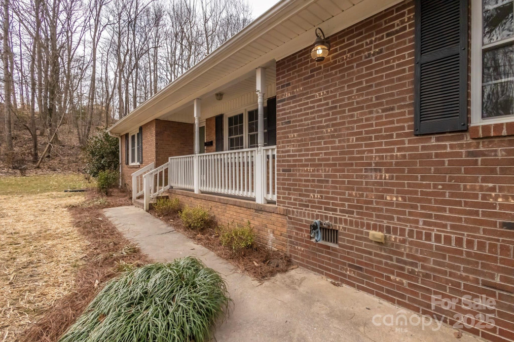 833 Chestnut St Stanley, NC 28164