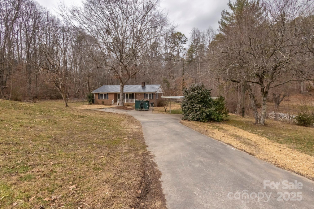 833 Chestnut St Stanley, NC 28164