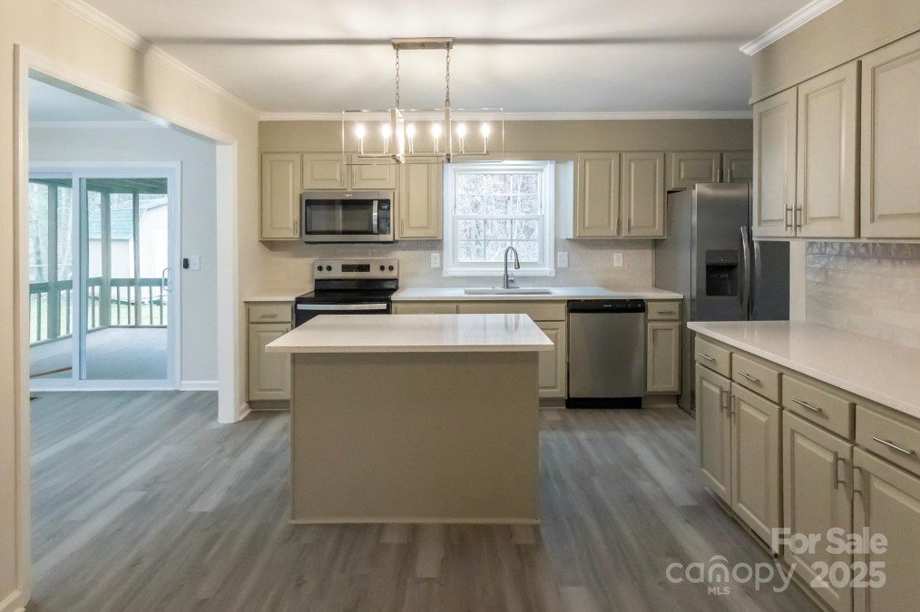 833 Chestnut St Stanley, NC 28164