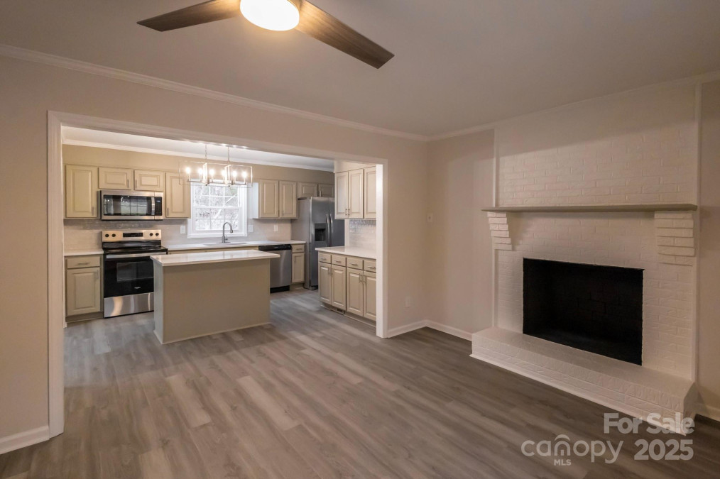 833 Chestnut St Stanley, NC 28164