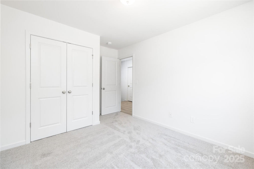1124 Thayer Glen Ct Charlotte, NC 28213