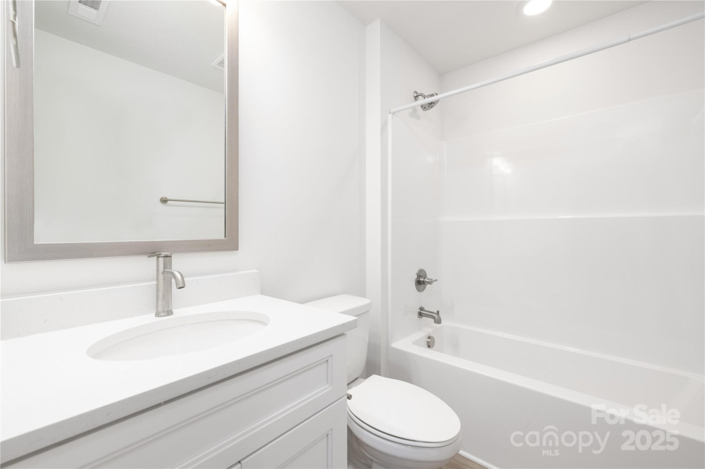 1124 Thayer Glen Ct Charlotte, NC 28213