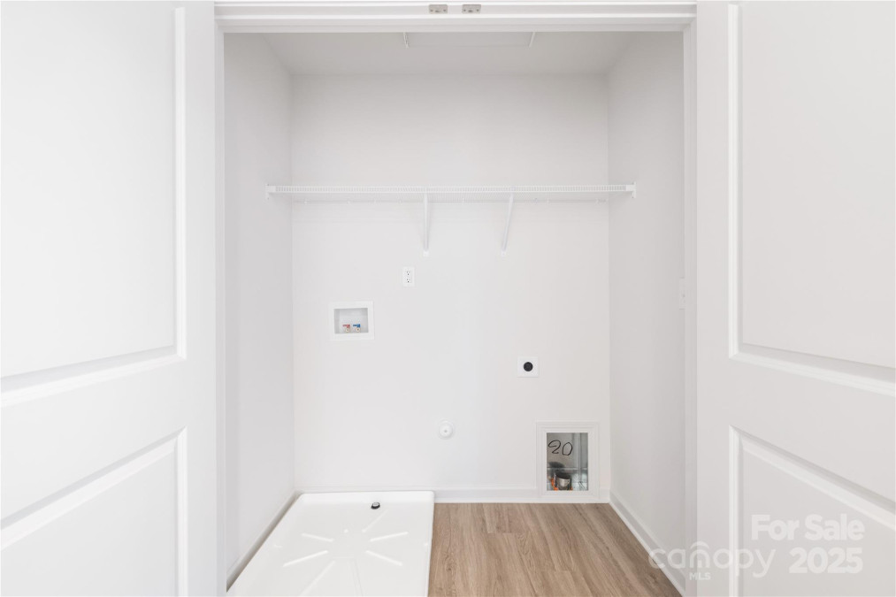 1124 Thayer Glen Ct Charlotte, NC 28213