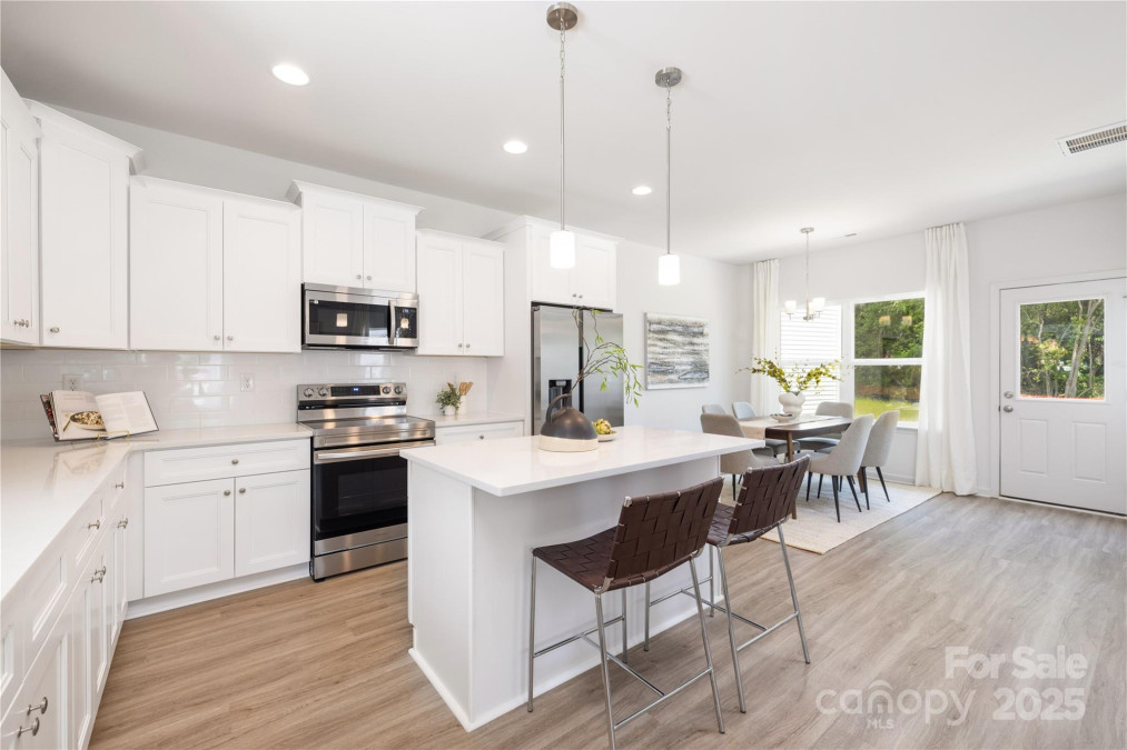 1124 Thayer Glen Ct Charlotte, NC 28213