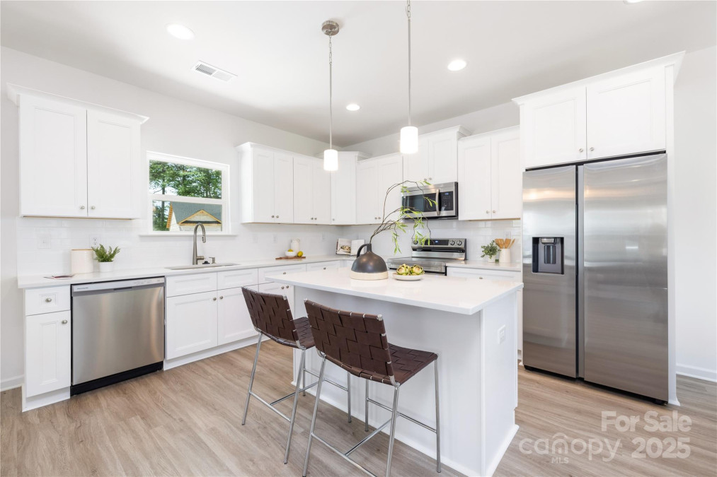 1124 Thayer Glen Ct Charlotte, NC 28213