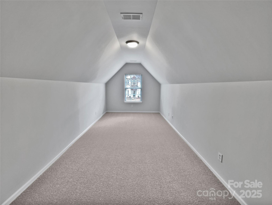 2507 Oakdale Creek Ln Charlotte, NC 28216
