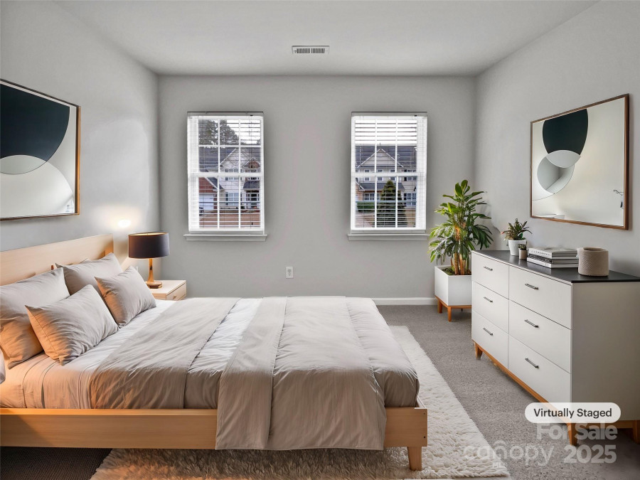 2507 Oakdale Creek Ln Charlotte, NC 28216