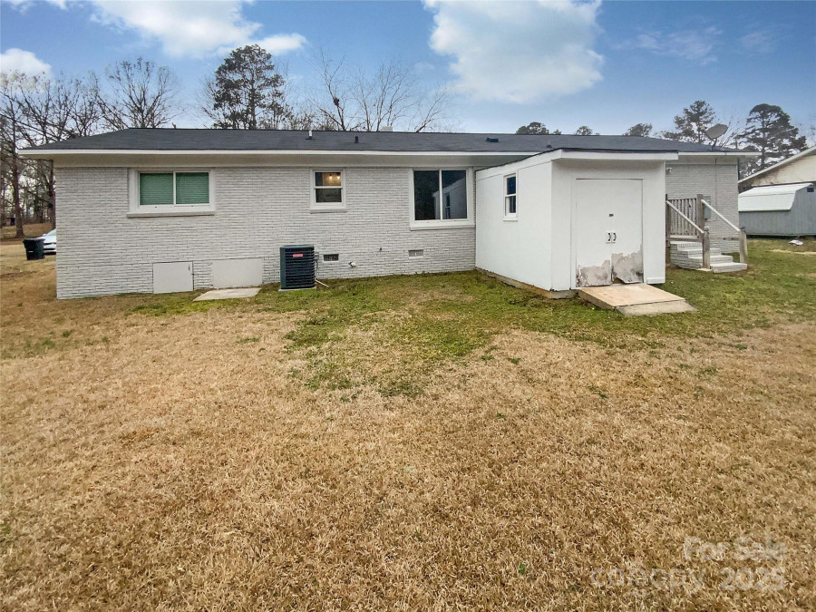 5680 Hillsdale St Fort Lawn, SC 29714